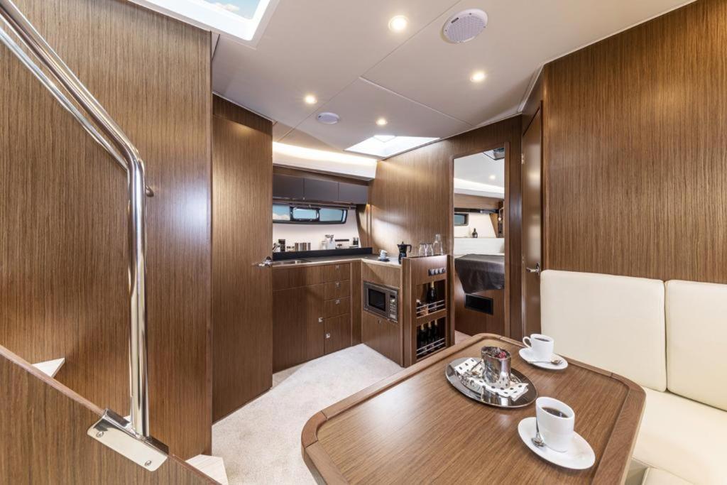 מלון Royal House Napoli Centro, By Clapa Group מראה חיצוני תמונה